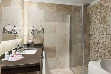 هتل Ramada By Wyndham Istanbul Merter