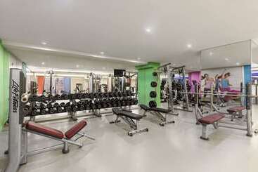 هتل Ramada By Wyndham Istanbul Merter