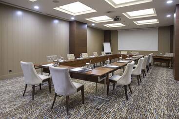 هتل Ramada By Wyndham Istanbul Merter
