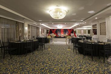 هتل Ramada By Wyndham Istanbul Merter