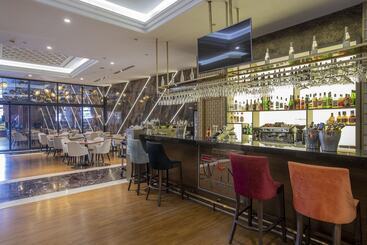 هتل Ramada By Wyndham Istanbul Merter