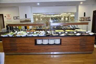 هتل Ramada By Wyndham Istanbul Merter