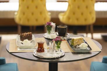 هتل Ramada By Wyndham Istanbul Merter