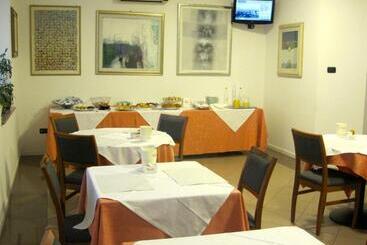 هتل Ristorante Anita