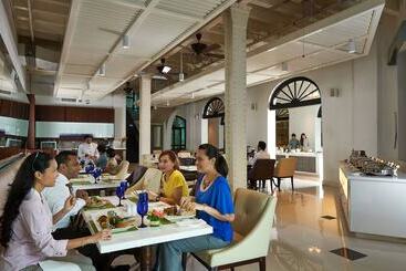هتل Royale Chulan Penang