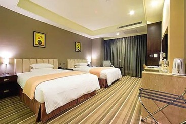 Urban Hotel33