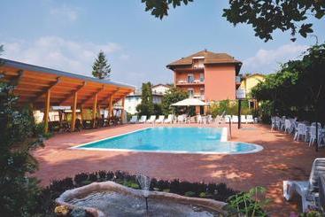 فندق Villa Flora