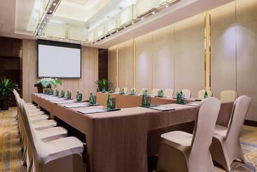 هتل Wanda Realm Chifeng