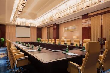 هتل Wanda Realm Chifeng