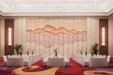 هتل Wanda Realm Chifeng