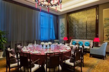 هتل Wanda Realm Chifeng