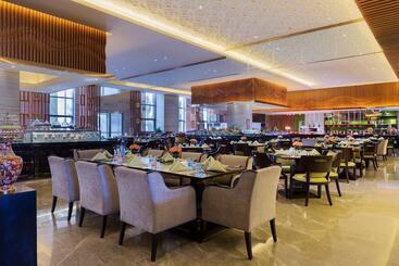 هتل Wanda Realm Chifeng