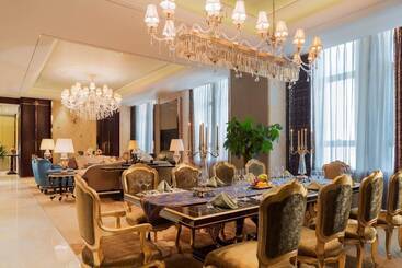 هتل Wanda Realm Chifeng