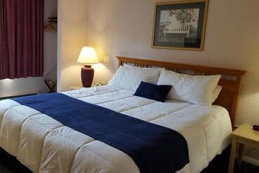 مُتل Eastern Inn & Suites