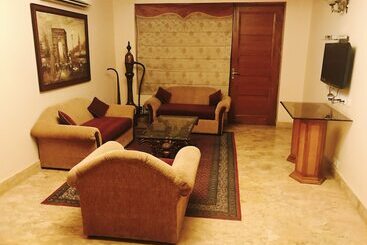 Skylink Suites Bed & Breakfast