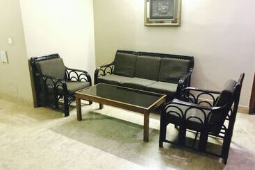 Skylink Suites Bed & Breakfast