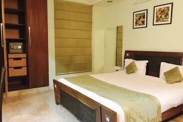 Skylink Suites Bed & Breakfast