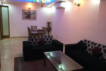 Skylink Suites Bed & Breakfast