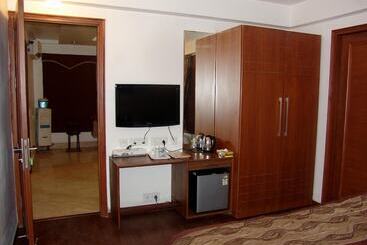Skylink Suites Bed & Breakfast