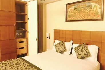 Skylink Suites Bed & Breakfast