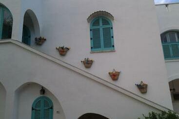 تختخواب و صبحانه Casa Alice