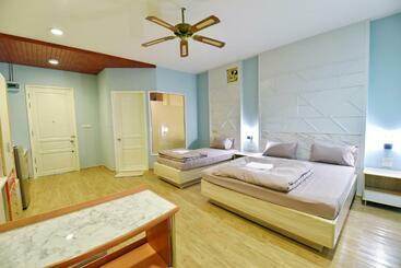 97 Merryland Apartments &