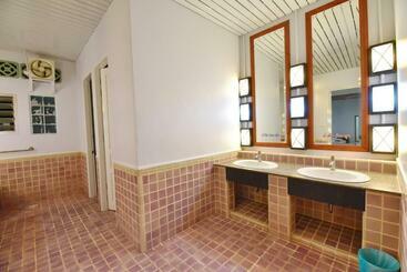97 Merryland Apartments &