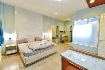 97 Merryland Apartments &