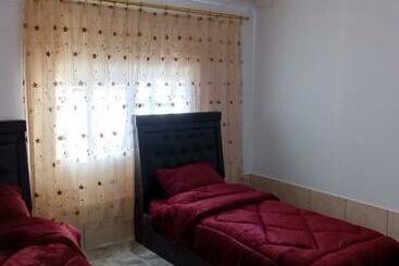 تختخواب و صبحانه Guest House Hazem