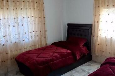 تختخواب و صبحانه Guest House Hazem