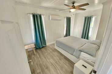 پانسیون Eleuthera Retreat   Villa & Cottages On Pink Sand Beachfront