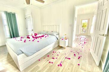 پانسیون Eleuthera Retreat Villa & Cottages On Pink Sand Beachfront