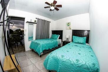 پانسیون Hostal Jasmin