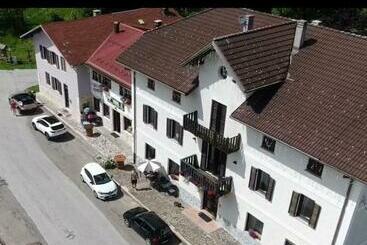 פנסיון Monterovere