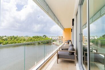 استراحتگاه One Canal Point