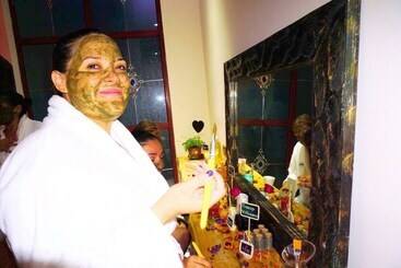 پانسیون Casa Spa Room With Tub, Spa Services With Turkish Bath, Exfoliations