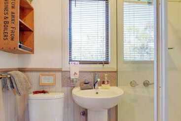 تختخواب و صبحانه Redcliffe House