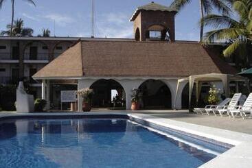 Costa Alegre Hotel & Suites