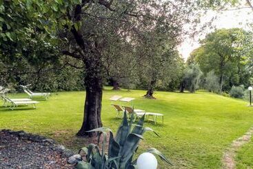 هتل Agriturismo Renzano Garden Apartments