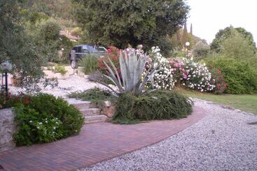 هتل Agriturismo Renzano Garden Apartments