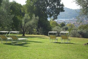 هتل Agriturismo Renzano Garden Apartments