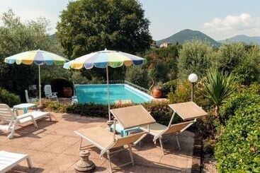 هتل Agriturismo Renzano Garden Apartments