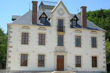هتل Domaine De Chantemerle