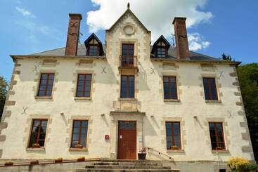 هتل Domaine De Chantemerle