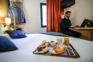 هتل Inn Design  Restaurant L Escale