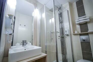 هتل Inn Design  Restaurant L Escale