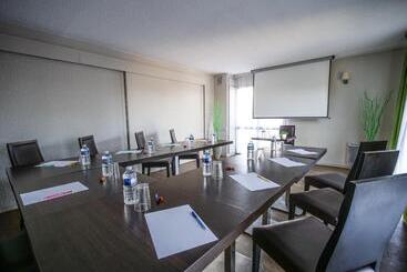 هتل Inn Design  Restaurant L Escale