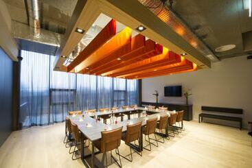 Hotelli Jaz In The City Amsterdam