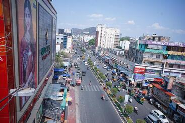 ホテル Kosala Vijayawada