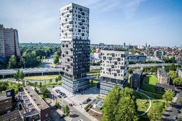 Leonardo  Groningen - Groningen